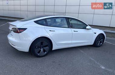 Седан Tesla Model 3 2023 в 