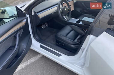 Седан Tesla Model 3 2023 в Броварах