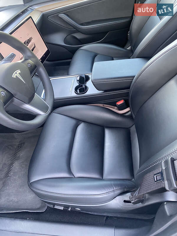 Седан Tesla Model 3 2023 в Броварах