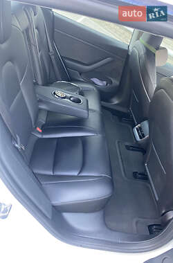 Седан Tesla Model 3 2023 в Броварах