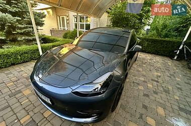 Седан Tesla Model 3 2022 в Киеве