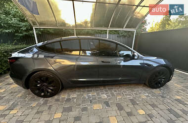 Седан Tesla Model 3 2022 в 