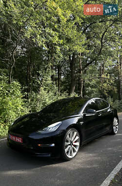 Седан Tesla Model 3 2019 в Луцке