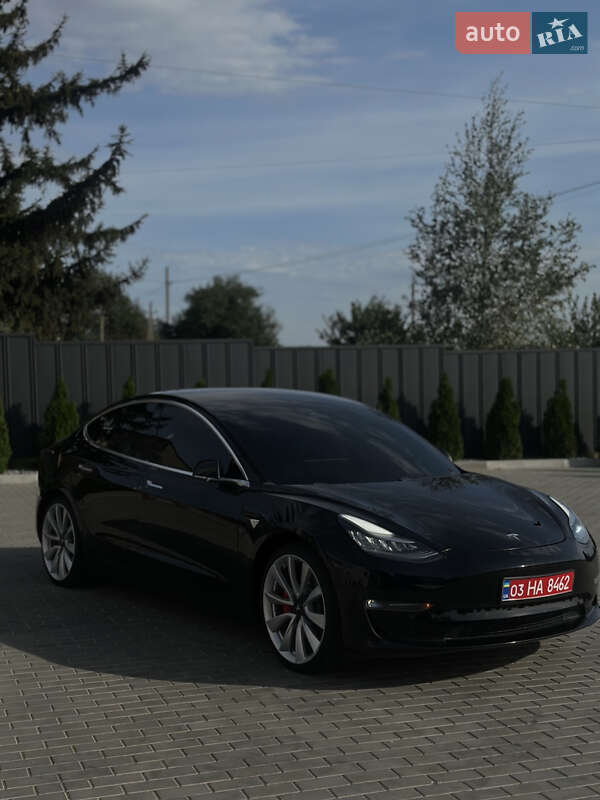 Седан Tesla Model 3 2019 в Луцьку
