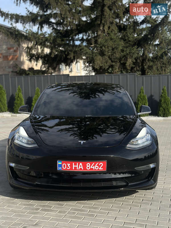 Седан Tesla Model 3 2019 в Луцьку
