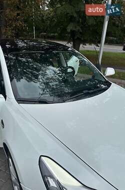 Седан Tesla Model 3 2019 в 
