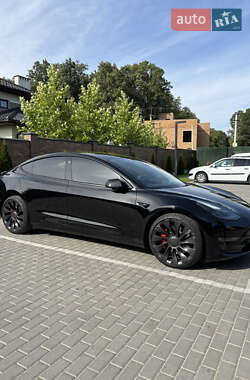 Седан Tesla Model 3 2021 в 