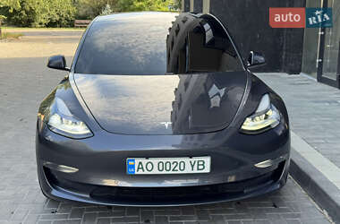 Седан Tesla Model 3 2021 в 