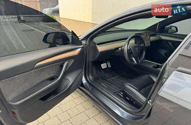 Седан Tesla Model 3 2021 в 