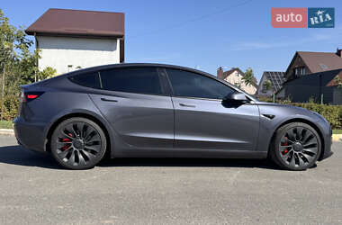 Седан Tesla Model 3 2023 в Буче