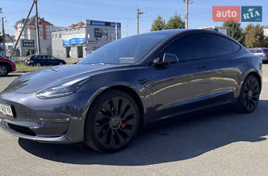 Седан Tesla Model 3 2023 в 