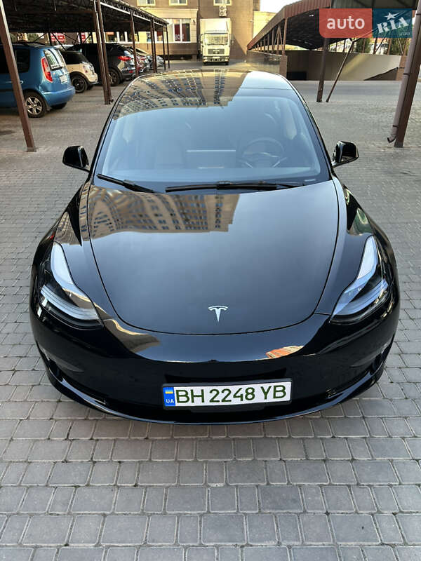 Седан Tesla Model 3 2023 в Одесі