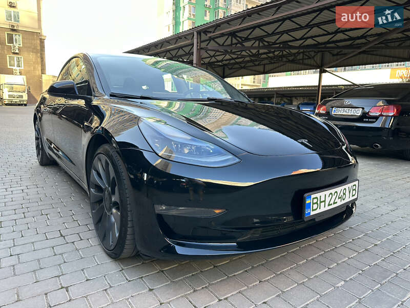 Седан Tesla Model 3 2023 в Одесі