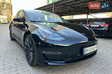 Седан Tesla Model 3 2023 в 
