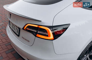 Седан Tesla Model 3 2023 в 
