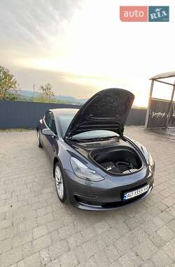 Седан Tesla Model 3 2021 в 