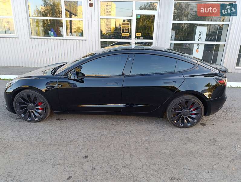 Седан Tesla Model 3 2023 в Харькове