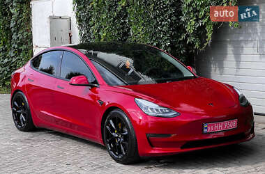 Седан Tesla Model 3 2020 в 