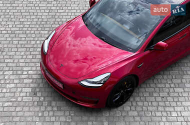 Седан Tesla Model 3 2020 в 