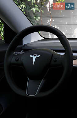Седан Tesla Model 3 2020 в 