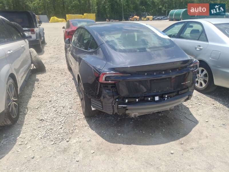 Седан Tesla Model 3 2024 в Киеве
