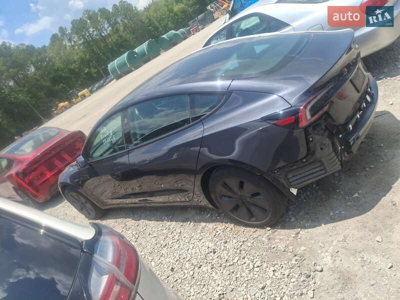 Седан Tesla Model 3 2024 в Киеве