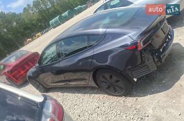 Седан Tesla Model 3 2024 в 