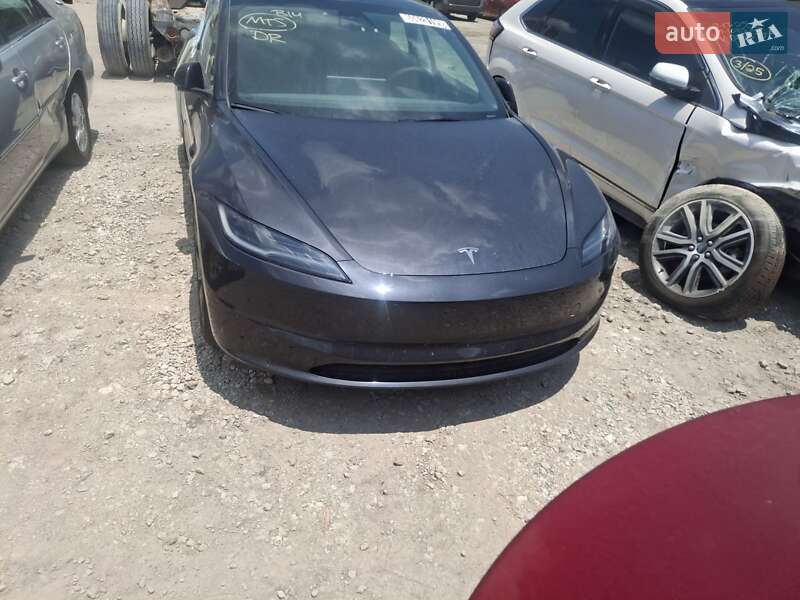 Седан Tesla Model 3 2024 в Киеве