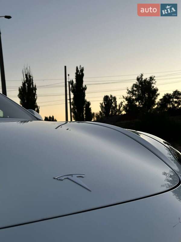 Седан Tesla Model 3 2022 в Кривому Розі