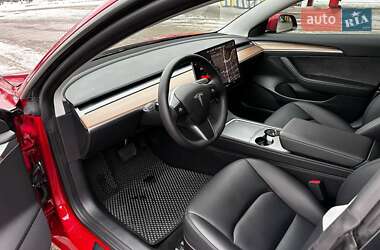 Седан Tesla Model 3 2022 в 