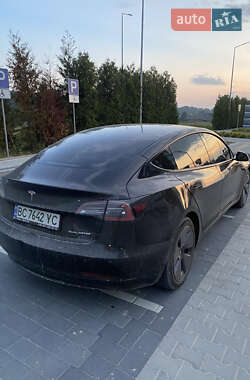 Седан Tesla Model 3 2021 в 