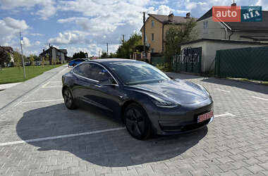 Седан Tesla Model 3 2018 в Львове