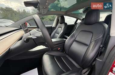 Седан Tesla Model 3 2022 в 