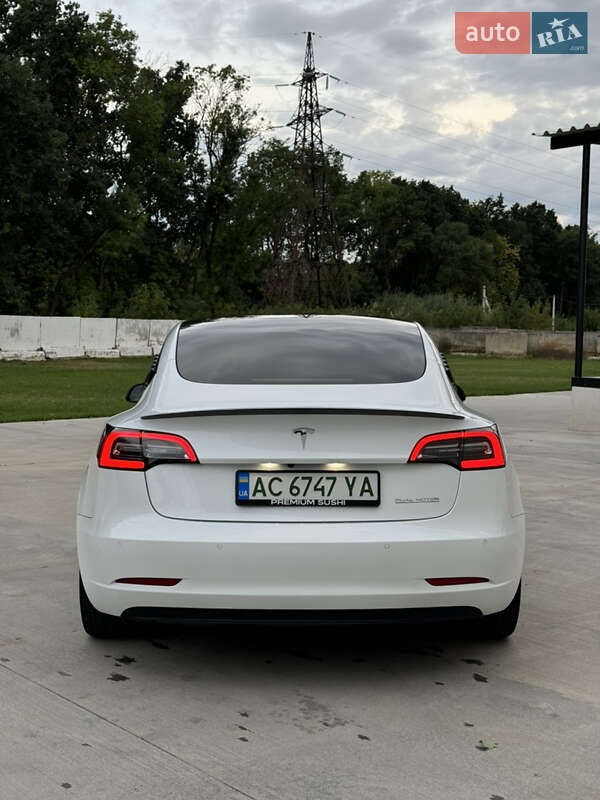 Седан Tesla Model 3 2021 в Луцьку