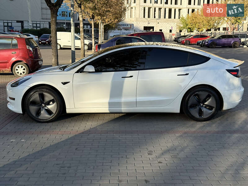 Седан Tesla Model 3 2021 в Днепре