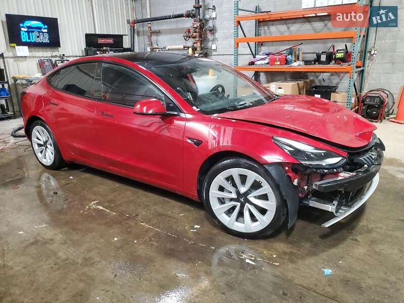 Седан Tesla Model 3 2022 в Киеве