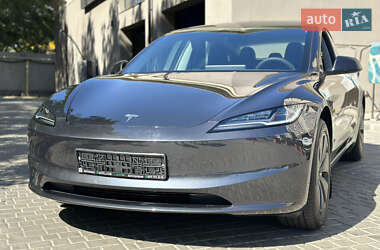 Седан Tesla Model 3 2024 в Одесі