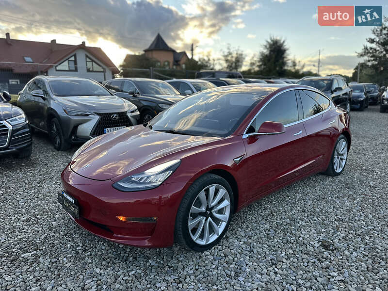 Седан Tesla Model 3 2018 в Ивано-Франковске