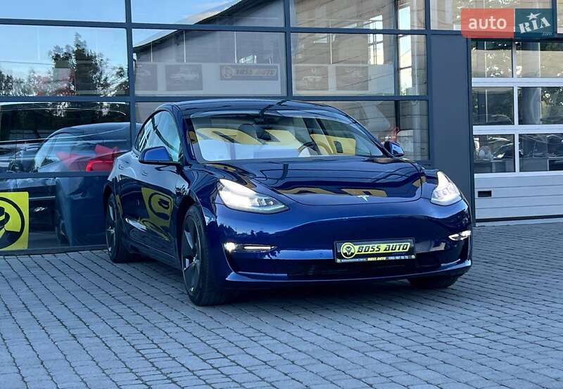 Tesla Model 3 2020