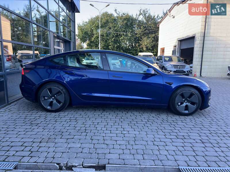Седан Tesla Model 3 2020 в Івано-Франківську