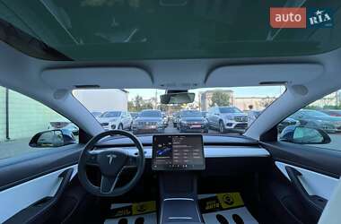 Седан Tesla Model 3 2020 в 