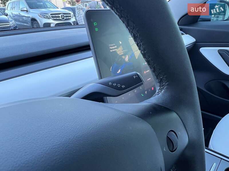 Седан Tesla Model 3 2020 в Івано-Франківську