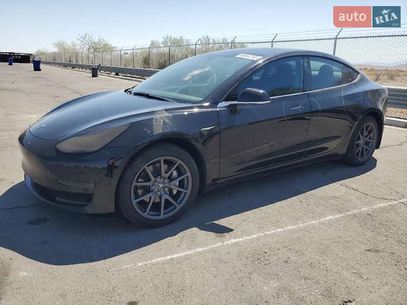 Седан Tesla Model 3 2018 в Луцке