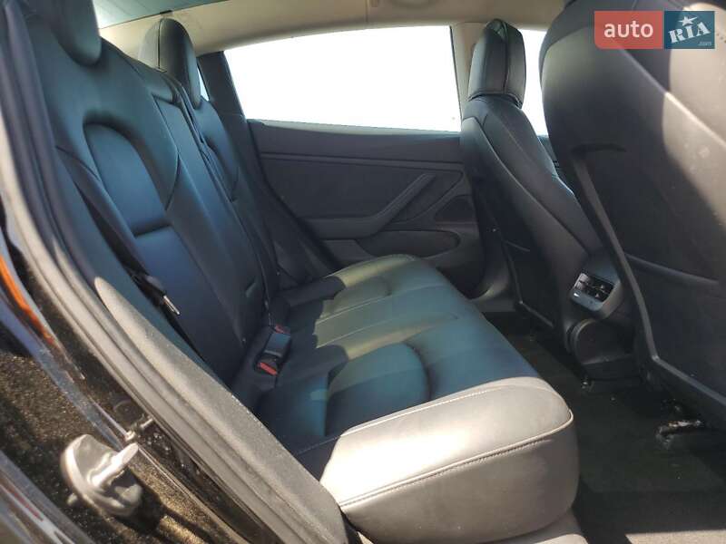 Седан Tesla Model 3 2018 в Луцке