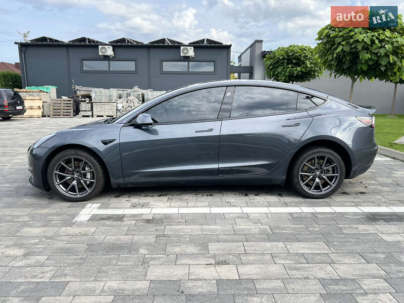 Седан Tesla Model 3 2018 в Луцке