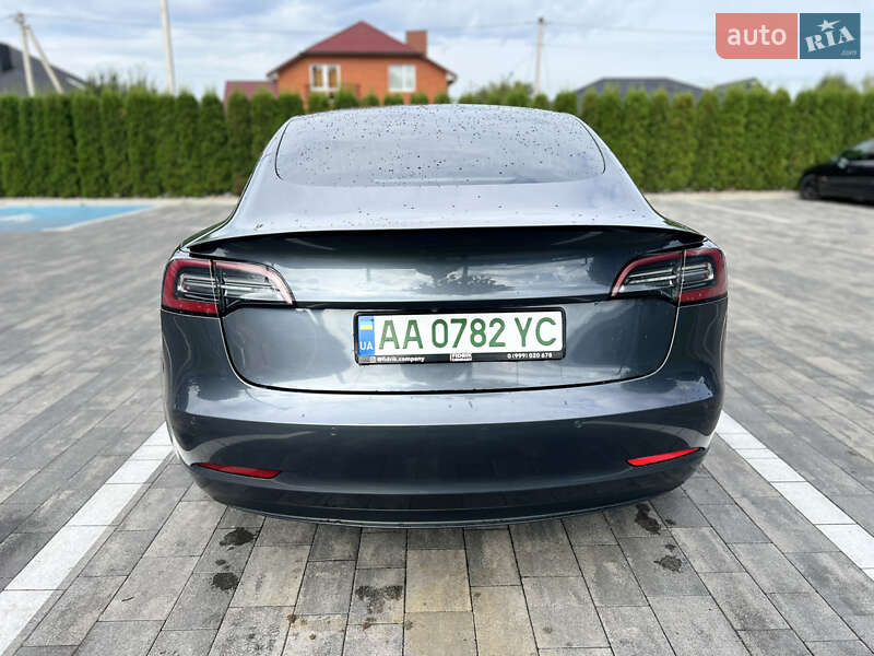 Седан Tesla Model 3 2018 в Луцке