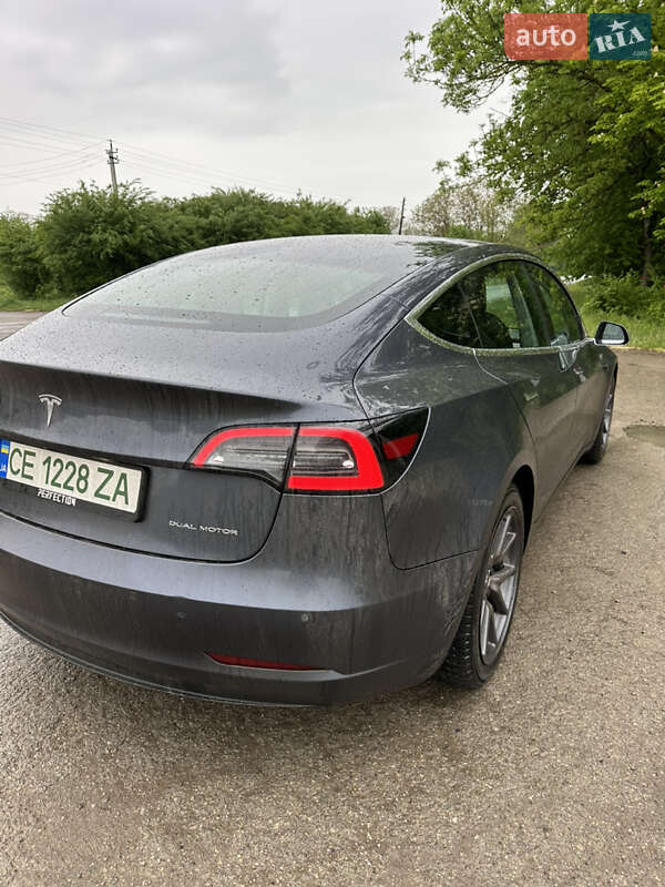 Седан Tesla Model 3 2019 в Черновцах
