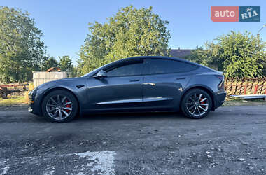 Седан Tesla Model 3 2022 в 