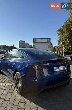 Седан Tesla Model 3 2024 в 