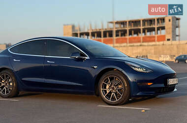 Седан Tesla Model 3 2018 в 